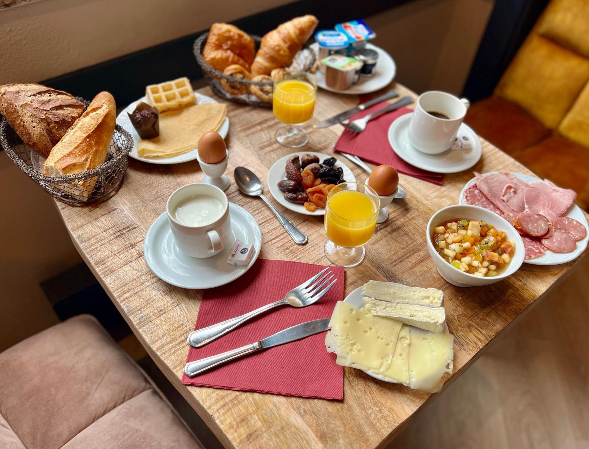 Logis Hotel, Chalets Et Restaurant Les Chatelmines Ла-Бресс Экстерьер фото