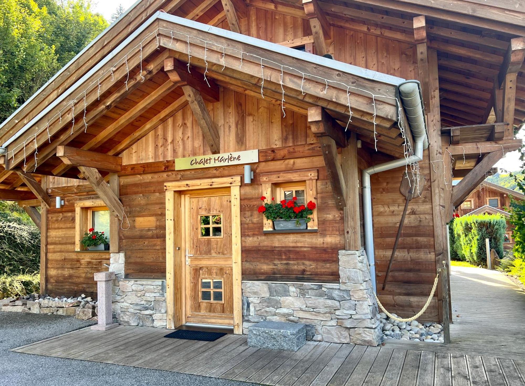 Logis Hotel, Chalets Et Restaurant Les Chatelmines Ла-Бресс Экстерьер фото