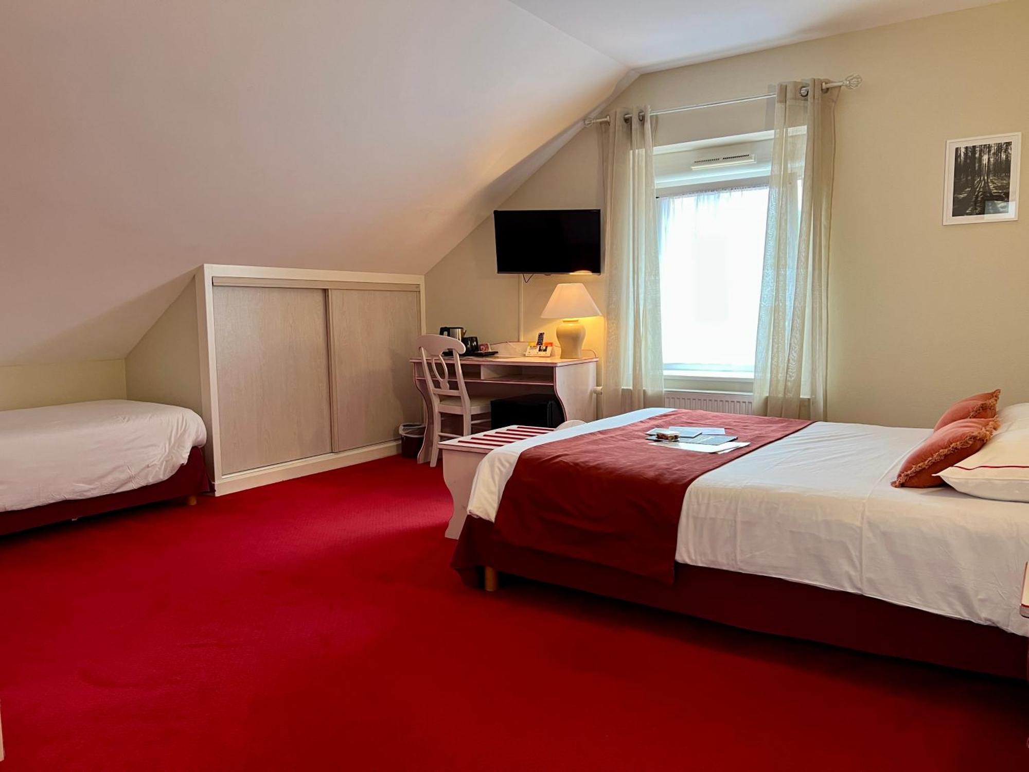 Logis Hotel, Chalets Et Restaurant Les Chatelmines Ла-Бресс Экстерьер фото