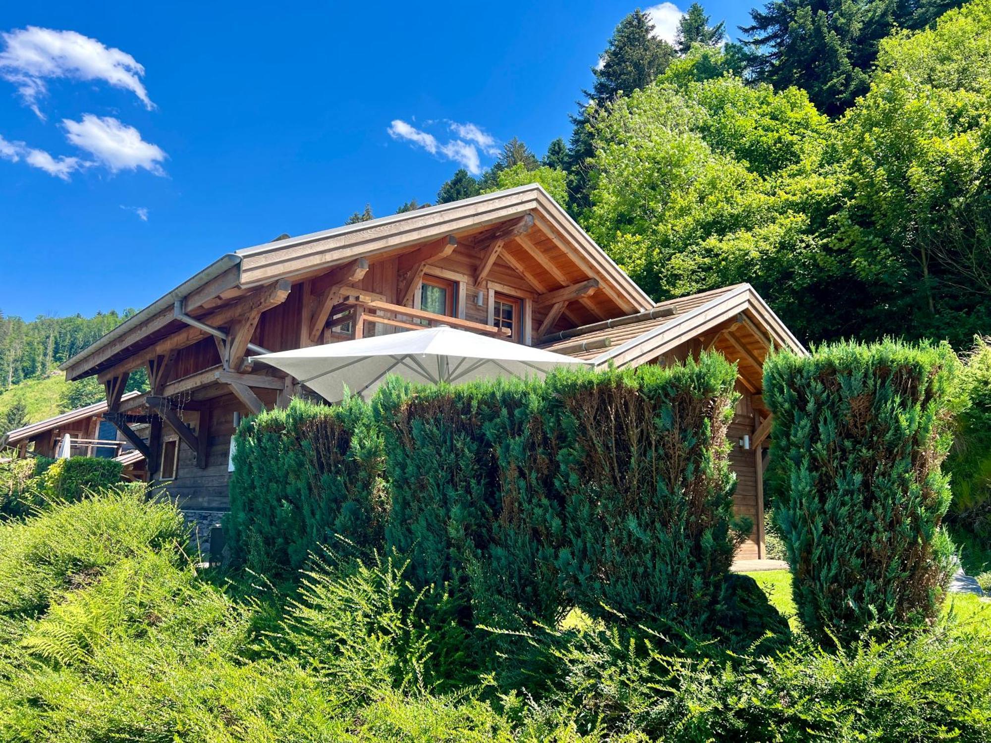 Logis Hotel, Chalets Et Restaurant Les Chatelmines Ла-Бресс Экстерьер фото