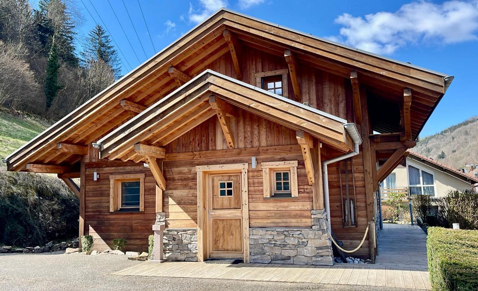 Logis Hotel, Chalets Et Restaurant Les Chatelmines Ла-Бресс Экстерьер фото